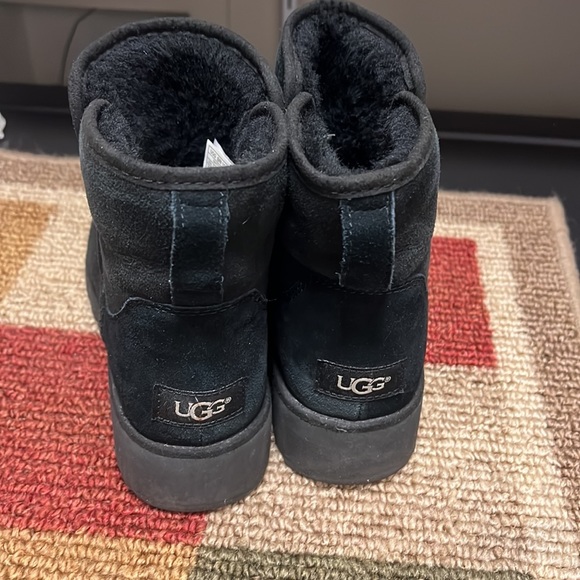 Black ugg boots 8.5 - Picture 4 of 5